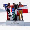 Julia Pereiraová de Sousaová Mabileauaová, Michela Moioliová a Eva Samková po finále snowboardcrossu na ZOH 2018