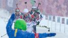 Soči 2014, biatlon hromadný start M: Ondřej Moravec vede skupinu bojující o první místo