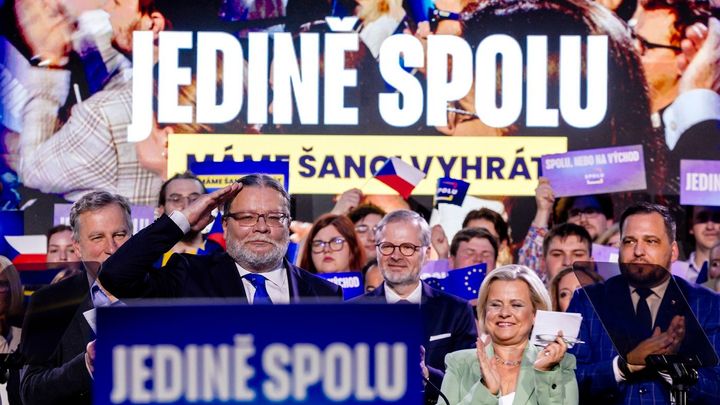 Spolu blízko výhře, šance jsou 60:40. Proč o vítězi voleb rozhodne Nerudová?