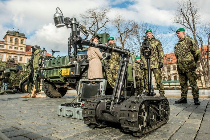 Výstava vojenské techniky Armády České republiky, Hradčanské náměstí, Praha, 12. 3. 2019