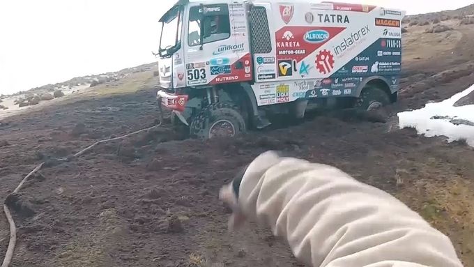 Sedmá etapa Rallye Dakar byla rychlá a rozbitá to Tatrám vyhovuje, pochvaloval si jezdec Martin Kolomý. Litoval pouze její zkrácení.