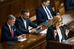 Ukažte svůj rozpočet! hádal se Fiala se Schillerovou. Drtivě jste prohráli, zaútočila