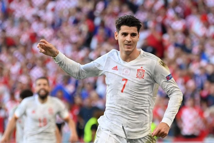 Osmifinále ME ve fotbale 2021, Chorvatsko - Španělsko: Álvaro Morata slaví v prodloužení gól na 3:4.