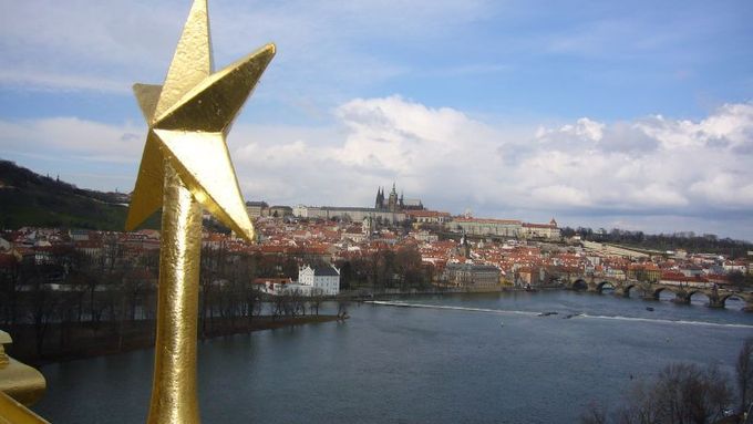Obrazem: Jak vypadá Praha ze střechy Národního divadla