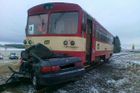 Provoz na trati na Rychnovsku byl po ranní srážce automobilu s motorákem obnoven