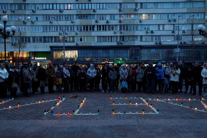 Ruskem okupované ukrajinské město Mariupol rok od útoku na tamní divadlo.