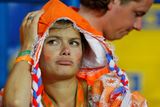 Nejčerstvěji zažili zklamání fanoušci holandského týmu. Ani tato fanynka neměla daleko k slzám poté, co svěřenci Berta van Marwijka prohráli i svůj třetí zápas na turnaji.