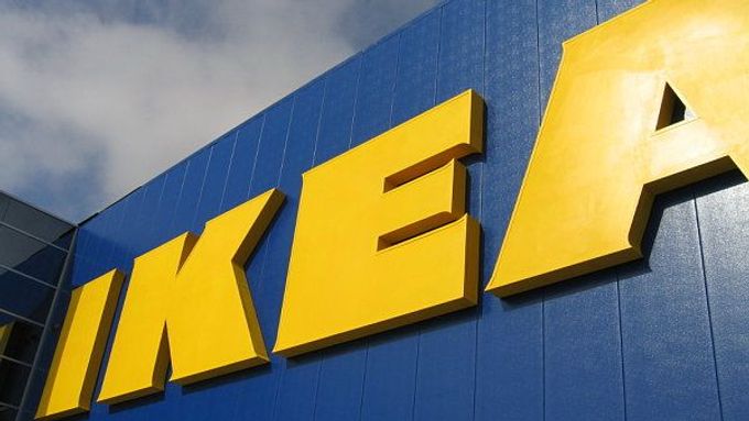 IKEA stahuje podstavce lamp Gothem kvůli nebezpečí úrazu proudem.