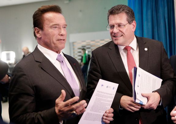 Šefčovič na snímku s americkým hercem a politikem Arnoldem Schwarzeneggerem. Fotka pochází z roku 2017, kdy se dvojice potkala na akci One Planet Summit. 