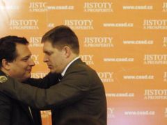 Premiér Jiří Paroubek a předseda slovenské strany SMER-Sociálna demokracia Robert Fico se 7. dubna na pražském Žofíně zúčastnili diskusního ekonomického fóra nazvaného Česká republika na cestě k prosperitě.