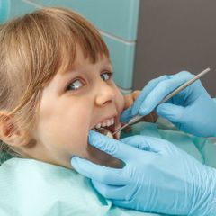 Dítě a zubař