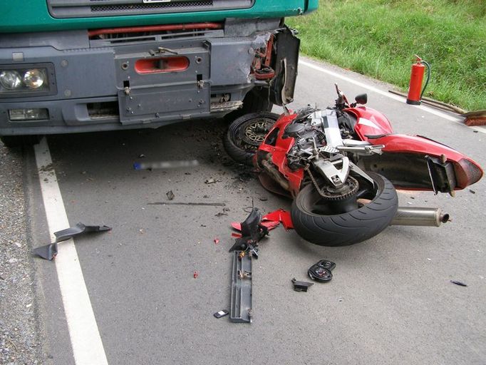 Řidič motocyklu nehodu u Libákova na Plzeňsku nepřežil