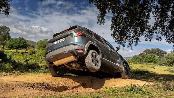 I myslivci budou muset nabíjet. Dacia Duster do zásuvky ale o oblíbenou věc nepřijde