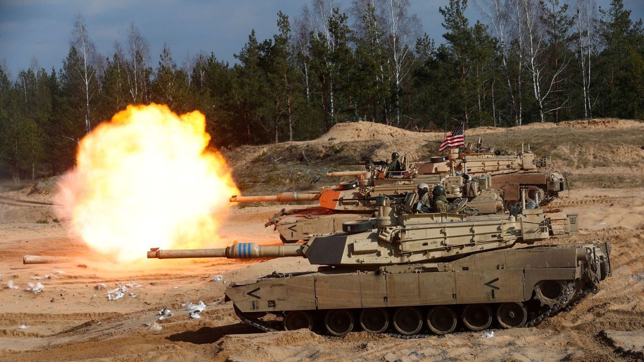 Kyjev hlásí zničení dvou bombardérů, Rusko prvního amerického tanku Abrams
