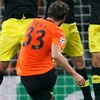 Liga mistrů: Šachtar Doněck - Borussia Dortmund: s Darijo Srna (33) dává gól