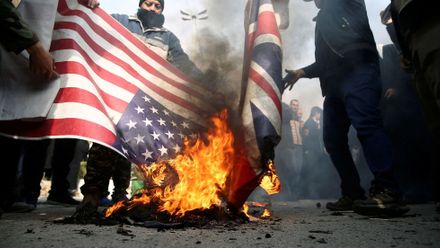 Tureček: Válku Trump nechce, ale odveta Teheránu přijde. Íránci se semkli proti USA