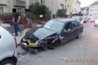 Řidič s 2,5 promile naboural v Brně do rodinného domu