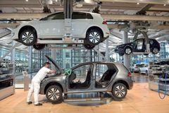 VW váhá se stavbou továrny na Superby v Turecku. Kvůli invazi se obává o svou pověst