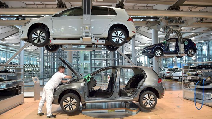 VW váhá se stavbou továrny na Superby v Turecku. Kvůli invazi se obává o svou pověst