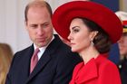Princezně Kate, která podstupuje chemoterapii, se daří dobře, řekl William