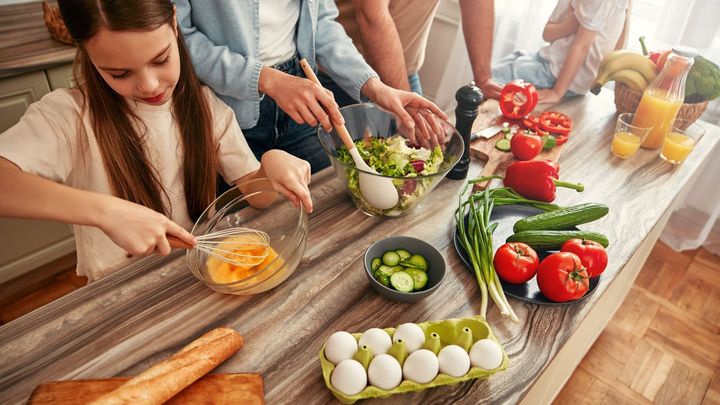 Matka s dcerou měsíc nejedly průmyslově zpracované potraviny. Co se stalo, nečekaly; Zdroj foto: Shutterstock