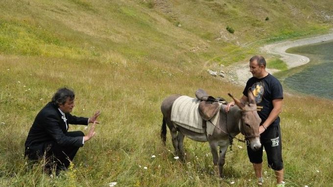 Emir Kusturica při natáčení filmu Na mléčné dráze.