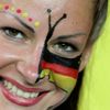 Německá fanynka před utkáním Nizozemska s Německem na Euru 2012