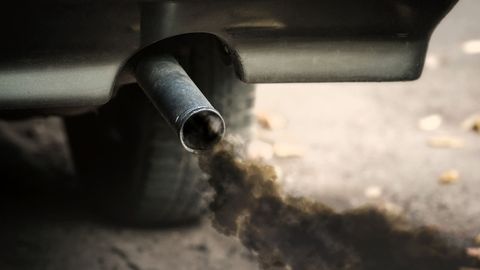 Tisíce dieselů ničí ovzduší a stát není schopen zasáhnout. Nefunguje STK, policie je bezzubá