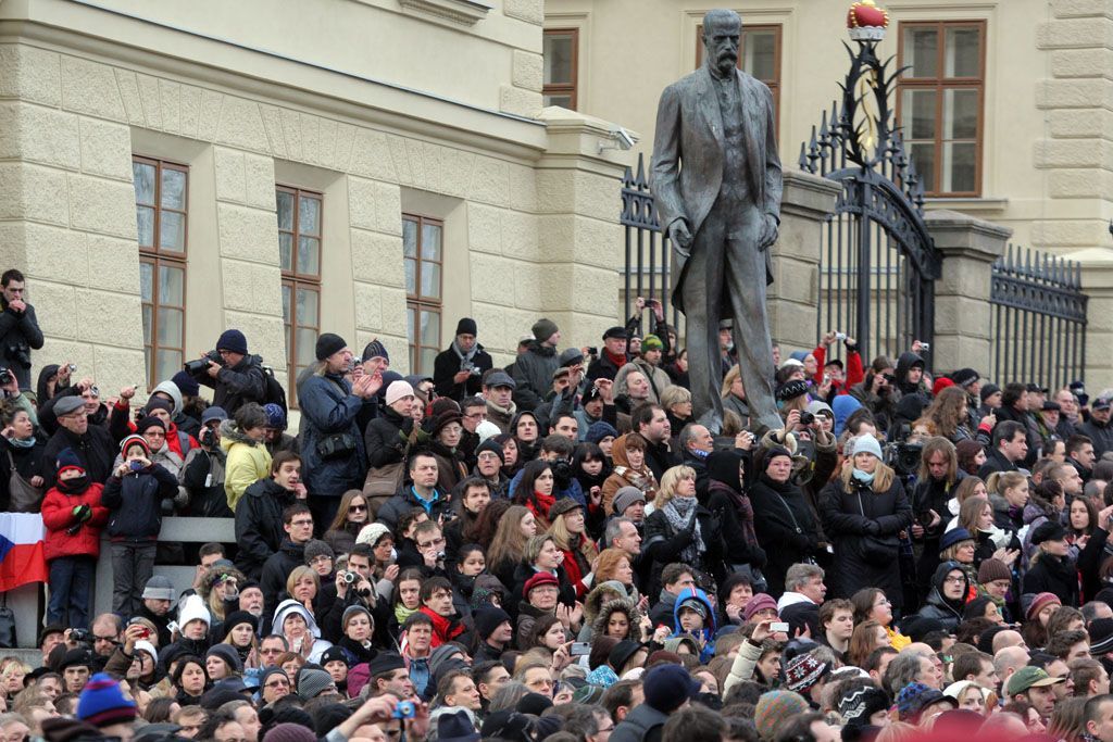 Vojenský smuteční ceremoniál na Hradě