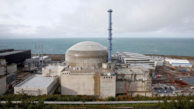 Jaderná elektrárna ve Flamanville.