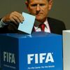 Delegát Rakouska hlasuje na kongresu FIFA 2015