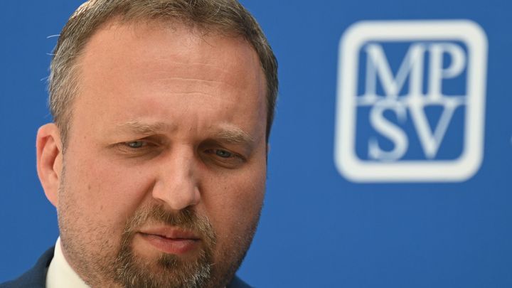 Je tu prostor pro zlepšení. Jurečka reaguje na alarmující průzkum pro lidovce