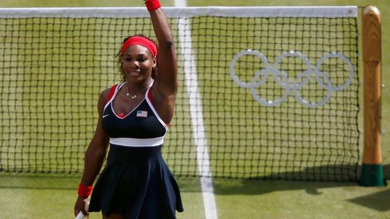 FOTO Ničitelka Serena míří za zlatem, Štěpánek smutní