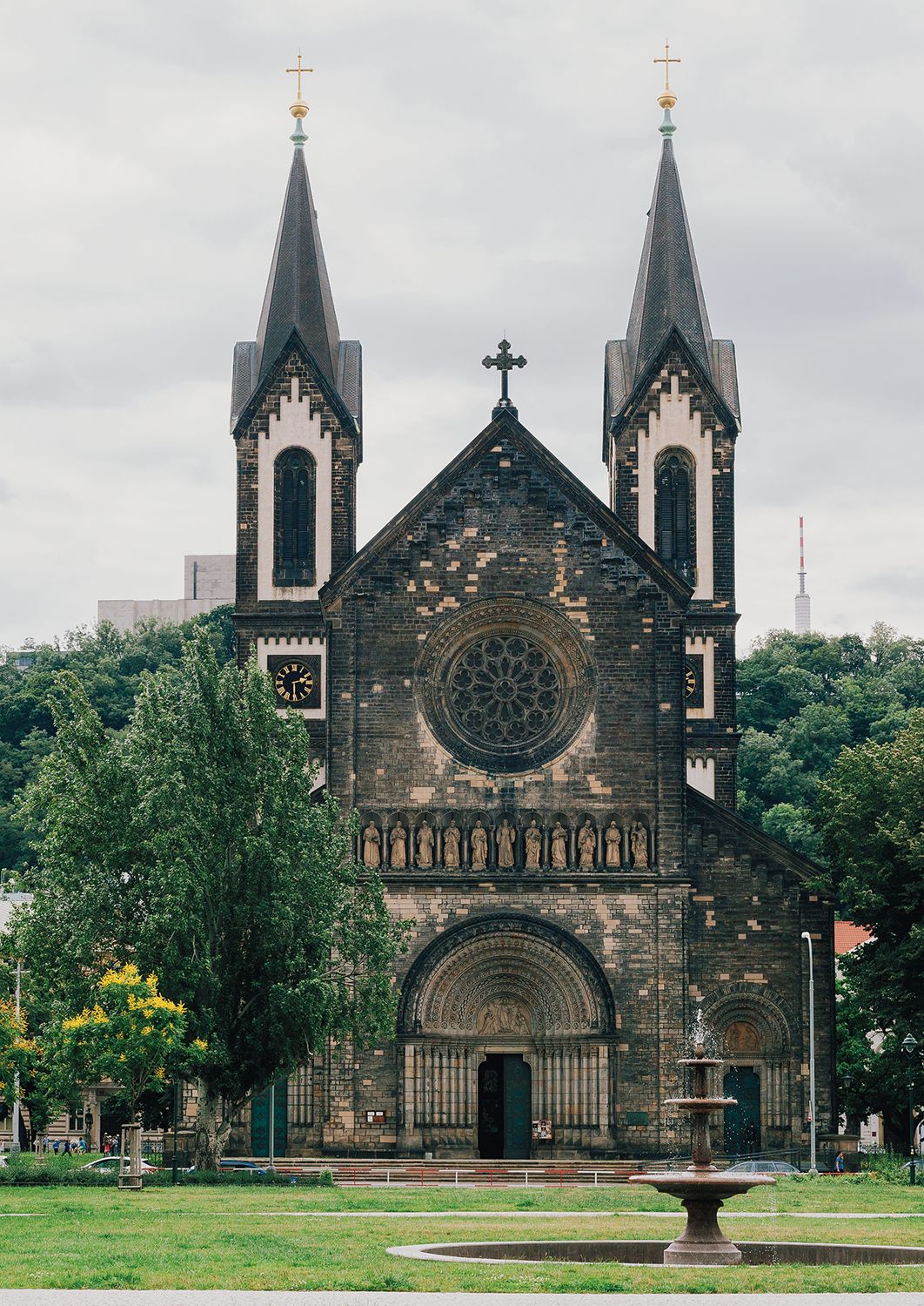 kostel svatého Cyrila a Metoděje v Karlíně