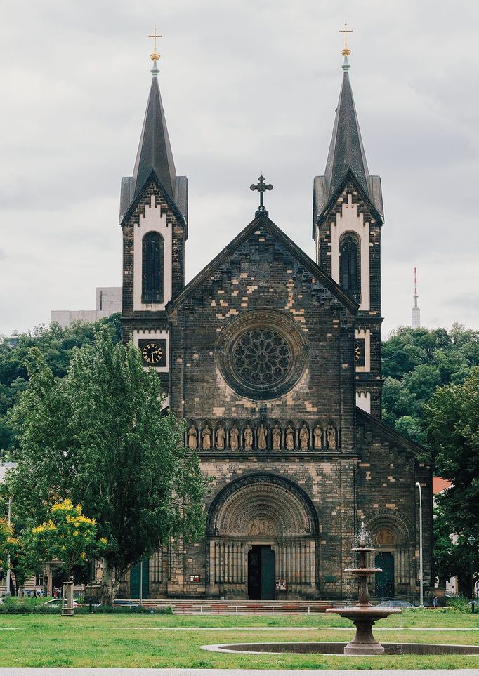 Kostel svatého Cyrila a Metoděje v Karlíně