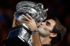 Federer v souboji legend přehrál Nadala a vyhrál osmnáctý grandslamový turnaj