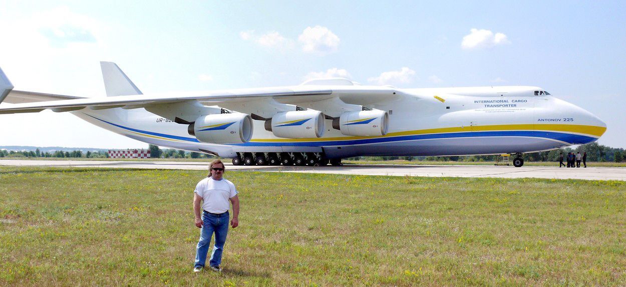 Fotogalerie / Ruský nákladní letoun Antonov An-225