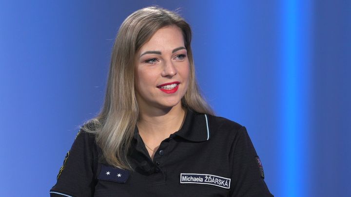 Z ohně musím vytáhnout i chlapa. Tohle není pro princezny, říká první česká hasička