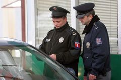 Muž nelegálně převážel 3 Gruzínce, hrozí mu 5 let