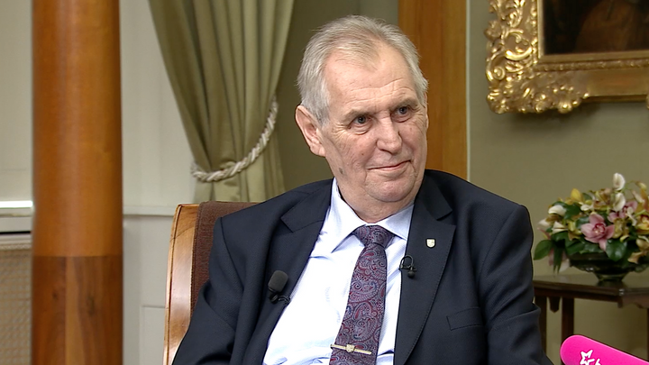 Šarapatka může za lež o vyhazovu žalovat přímo Zemana, potvrdil soud