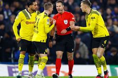 Hráči Borussie zuří po penaltě v Londýně: Vypadli jsme kvůli sudímu, extrémně to bolí