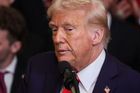 Radikální šílenci, řekl Trump a stopl zahraniční pomoc. Pocítí to i Člověk v tísni