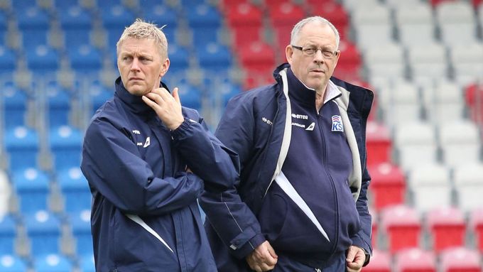 Trénink islandské reprezentace: Heimir Hallgrímsson a Lars Lagerbäck