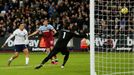 Soccer Football - Premier League - West Ham United v Liverpool - London Stadium, London, Britain - January 29, 2020   West Ham United's Pablo Fornals misses a chance to s