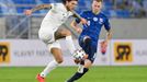 Jeff Hendrick in action with Slovakia’s Ondrej Duda