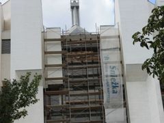Budova moldavského parlamentu je po dubnových nepokojích v rekonstrukci. Zakázku dostala polská firma.