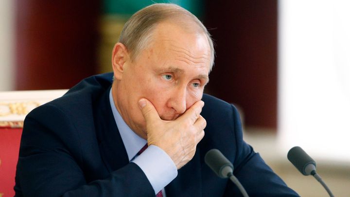 Lékaři propustili z psychiatrické léčebny šamana, který chce vyhnat démony z Putina