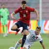 Patrik Schick a Amir Abrashi v zápase Česko - Albánie