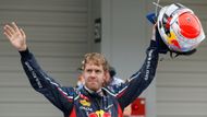 V první řadě jej doplní stájový kolega z Red Bullu Mark Webber, který byl o 151 tisícin sekundy pomalější než vítěz.