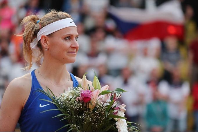 Tenistka Lucie Šafářová při rozlučce s fedcupovou kariérou proti Kanadě